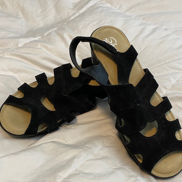 Skechers Shoes - Woman’s NWOT or box, Skechers sandals.